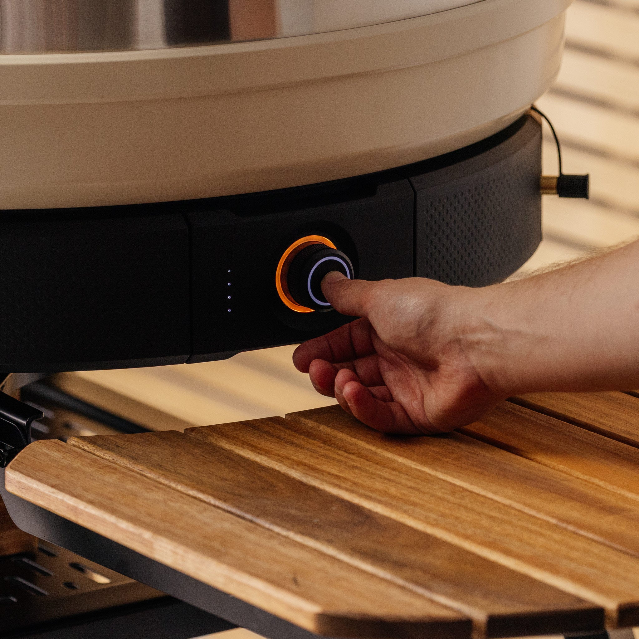 Gozney_WoodFireKit_BuyBoxAmbient_2048x2048_4_a9e784b1-00c4-4a6f-a62d-bc34a8a46563.jpg